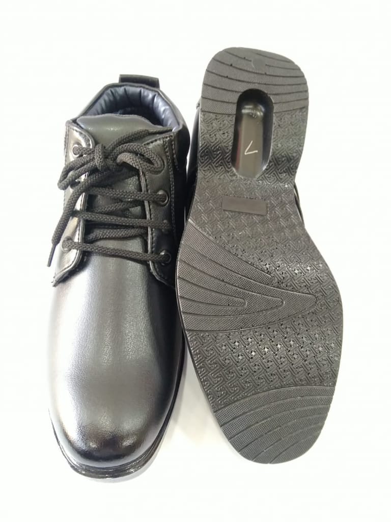 Stylish Men Lightweight PU sole shoes 2025 at ShopCircuit | ONDC
