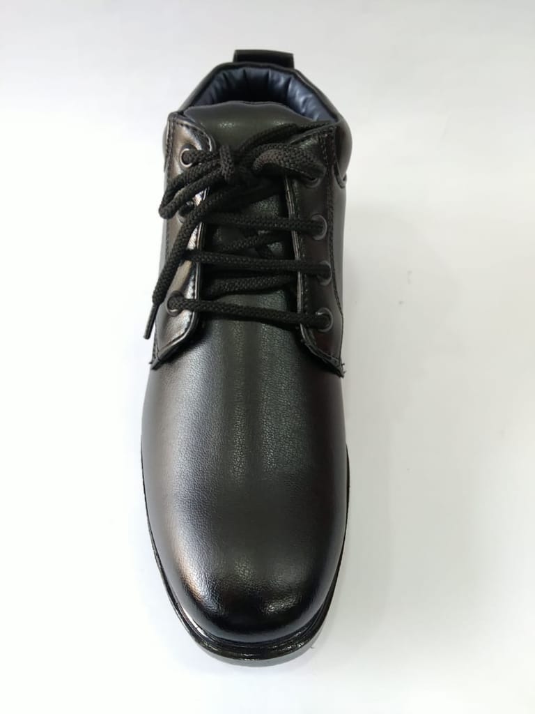 Stylish Men Lightweight PU sole shoes 2025 at ShopCircuit | ONDC