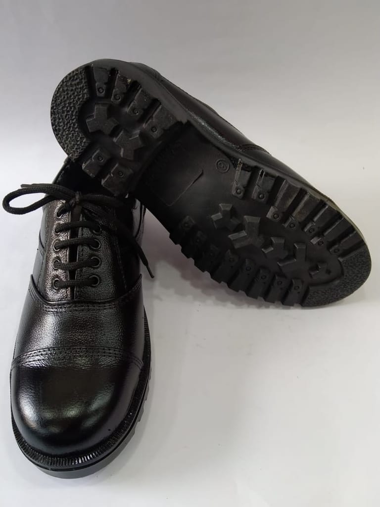 Modern Men Black Leather Formal Shoes for Men 2025 at ShopCircuit | ONDC