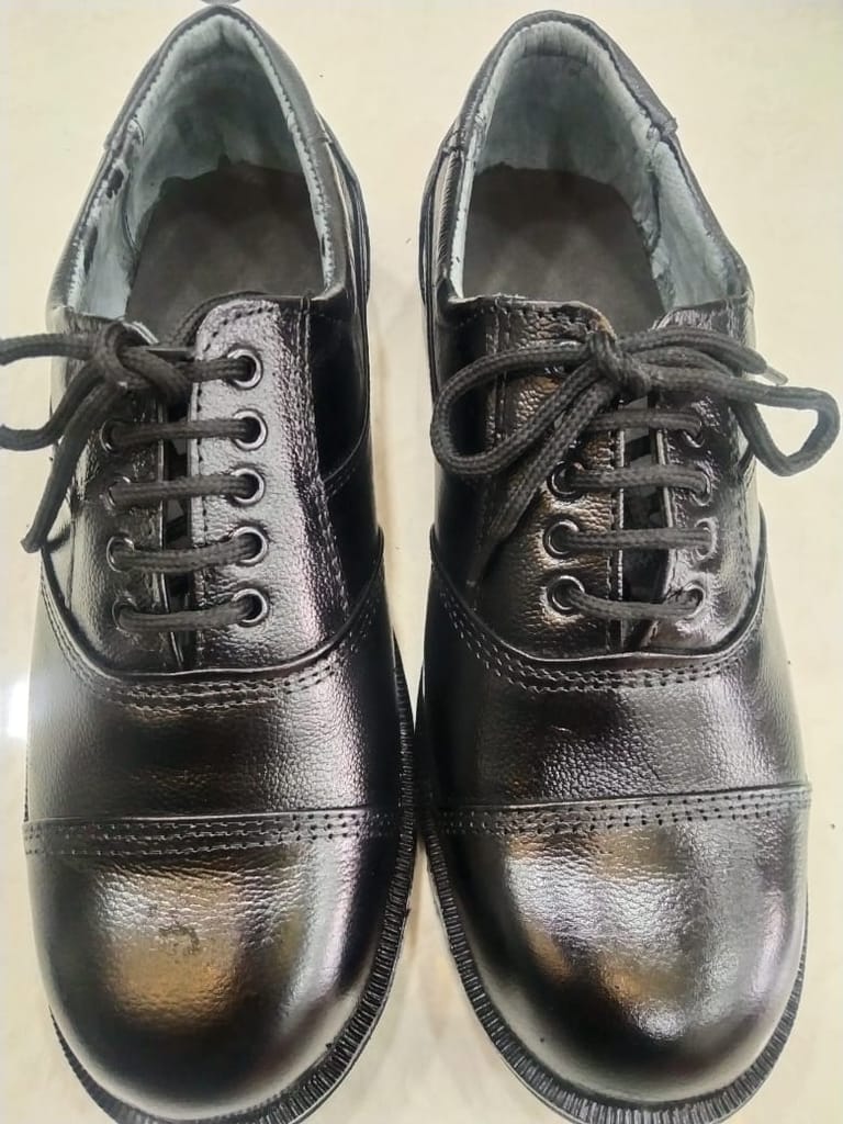 Modern Men Black Leather Formal Shoes for Men 2025 at ShopCircuit | ONDC