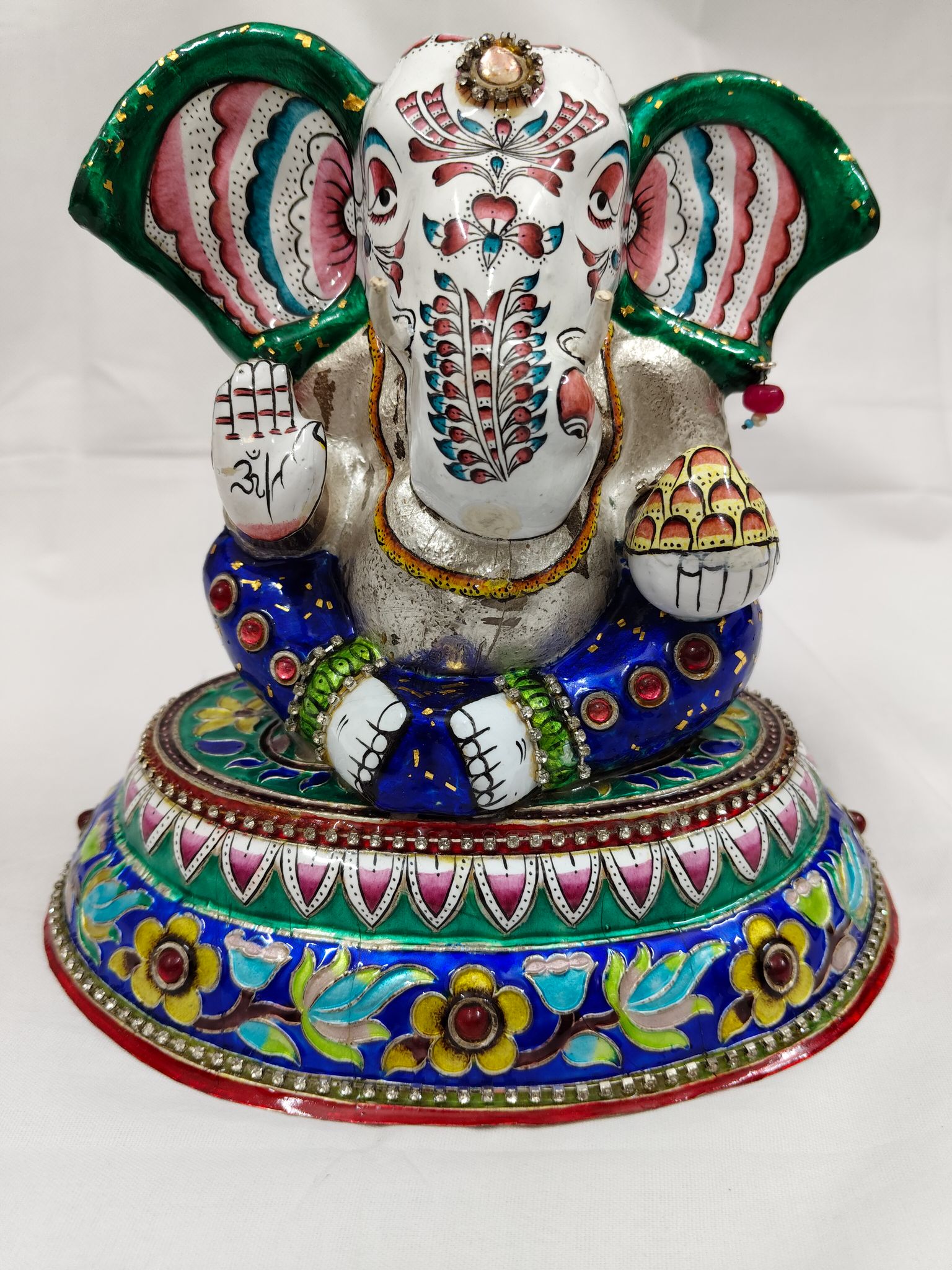 Silver Ganesh Idol with Gulabi Meenakari Work