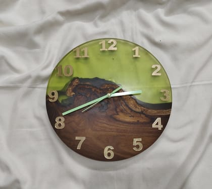 Unique Epoxy Resin Wood Wall Clock, Handmade Home Decor, Green and Brown Modern Design Unique Epoxy Resin Wood Wall Clock, Handmade Home Decor, Green and Brown Modern Design