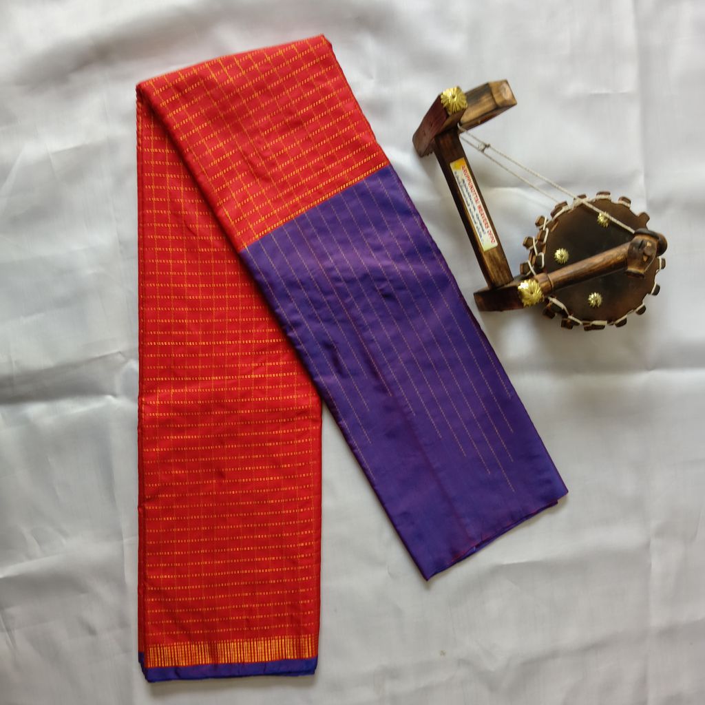 Aarani Silk Saree with Blouse - Red