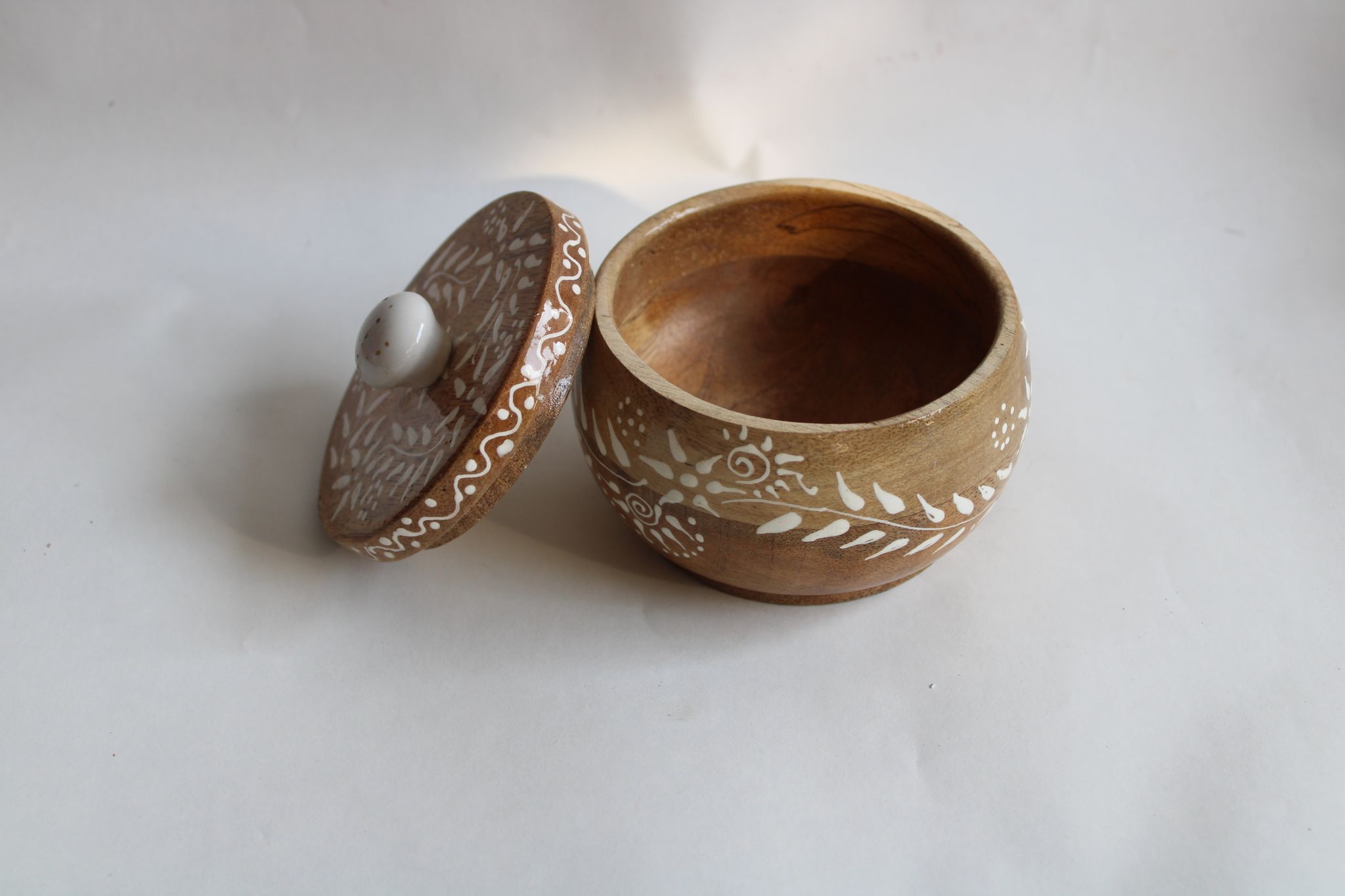  Handcrafted Wooden Spice Box with Intricate White Floral Design, Perfect for Storing Spices, Herbs, and Small Items
