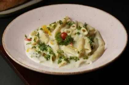 White Sauce Pasta
