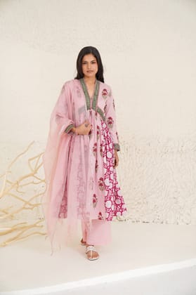 Vivacious Rose Dupatta-Free Size / Rose Pink