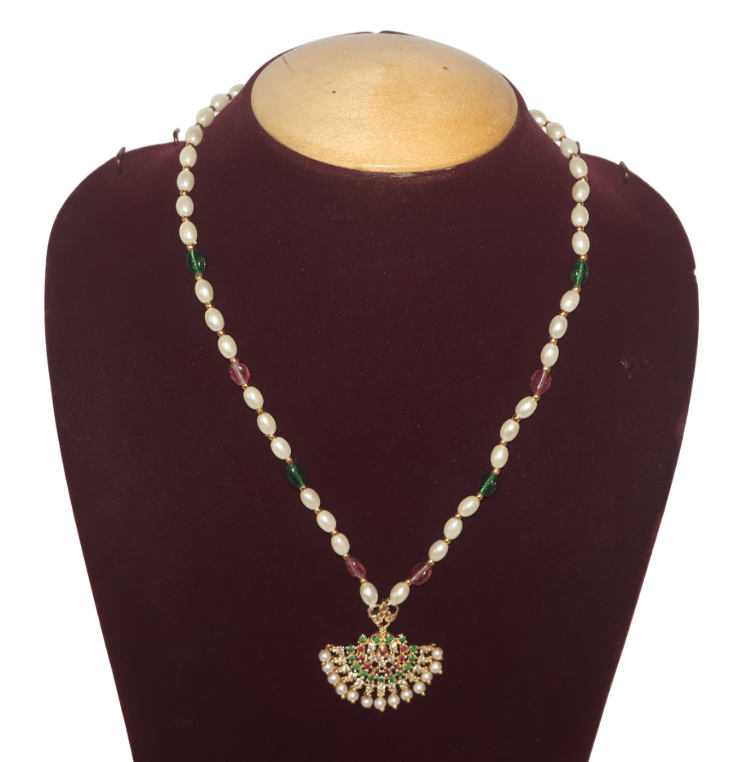Elegant Pearl Necklace with Gemstone Pendant