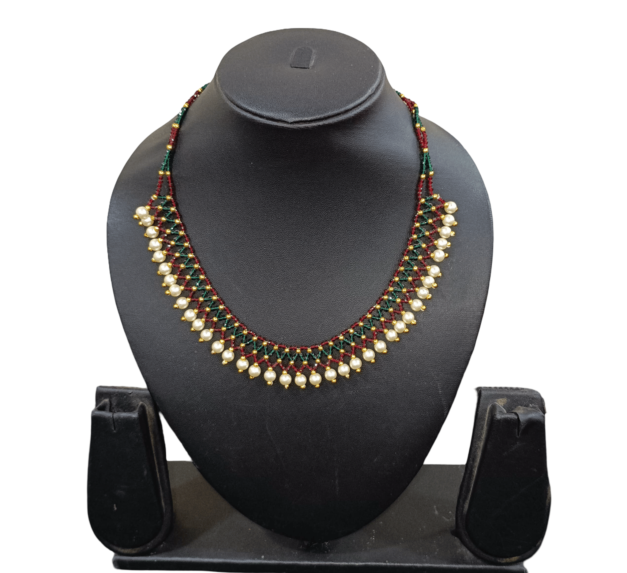 Elegant Beaded Necklace with Pearls