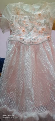 Elegant Pink Party Dress with Floral Embroidery Elegant Pink Party Dress with Floral Embroidery