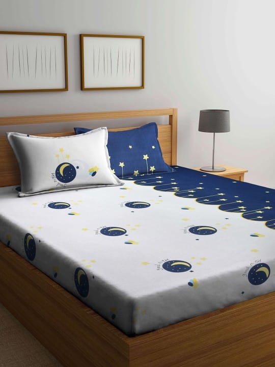 Blue & White Graphic 300 TC King Bedsheet with 2 Pillow Covers