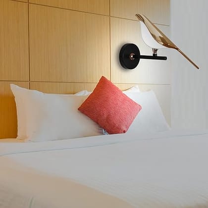 Adjustable Bird Wall Light, Wall Light for Living Room, Bedroom, Dining Area, Light Fixture, Rotatable Bedroom Bedside Lamp (Rose Gold)