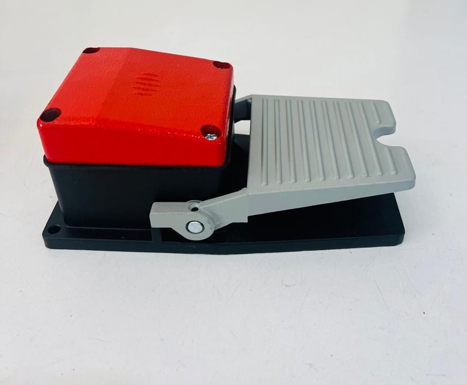 BRISK Foot Switch, BFS-04, 10A/500VAC