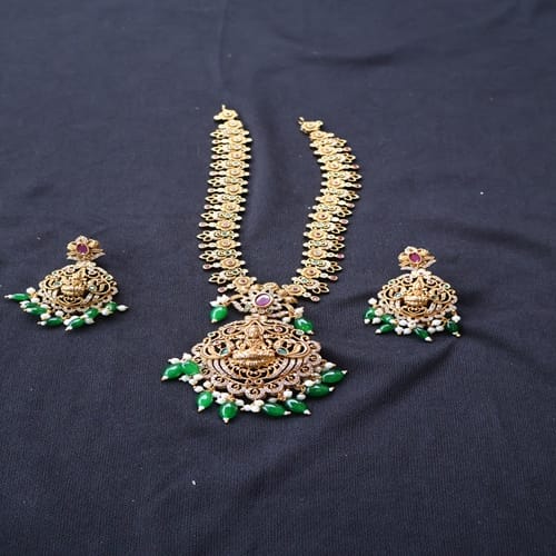 KAVALI Antique Gold Necklace Set with Earrings