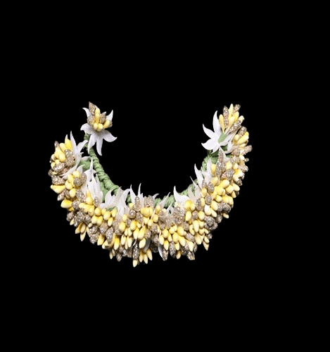 KAVALI Dried Floral Crescent with Matching Sprigs
