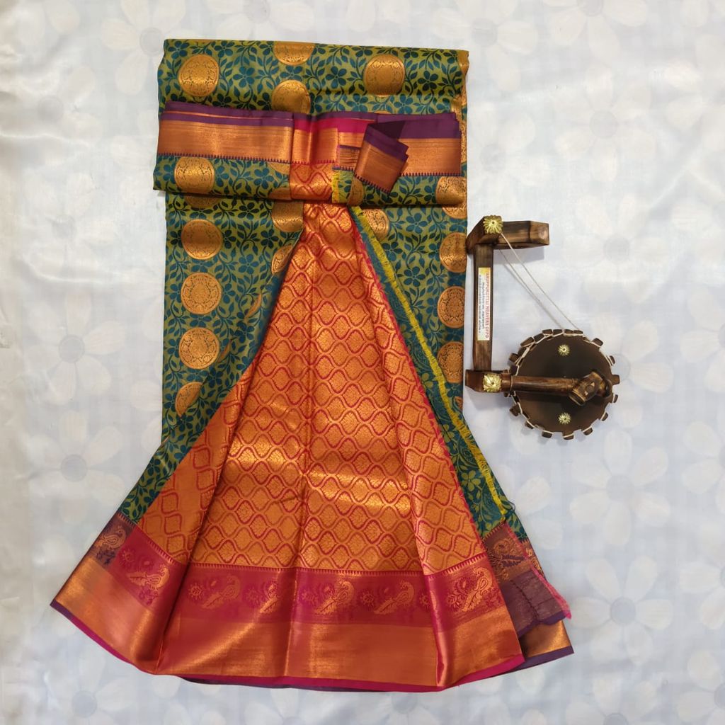 Self design Kubera Silk Cottton Saree with Blouse