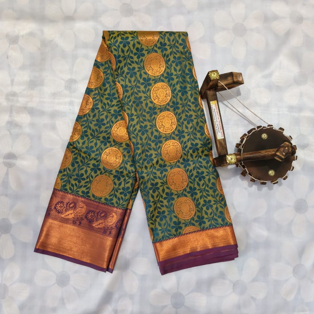 Self design Kubera Silk Cottton Saree with Blouse