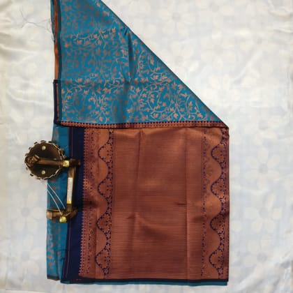 Self design Kubera Silk Cottton Saree with Blouse