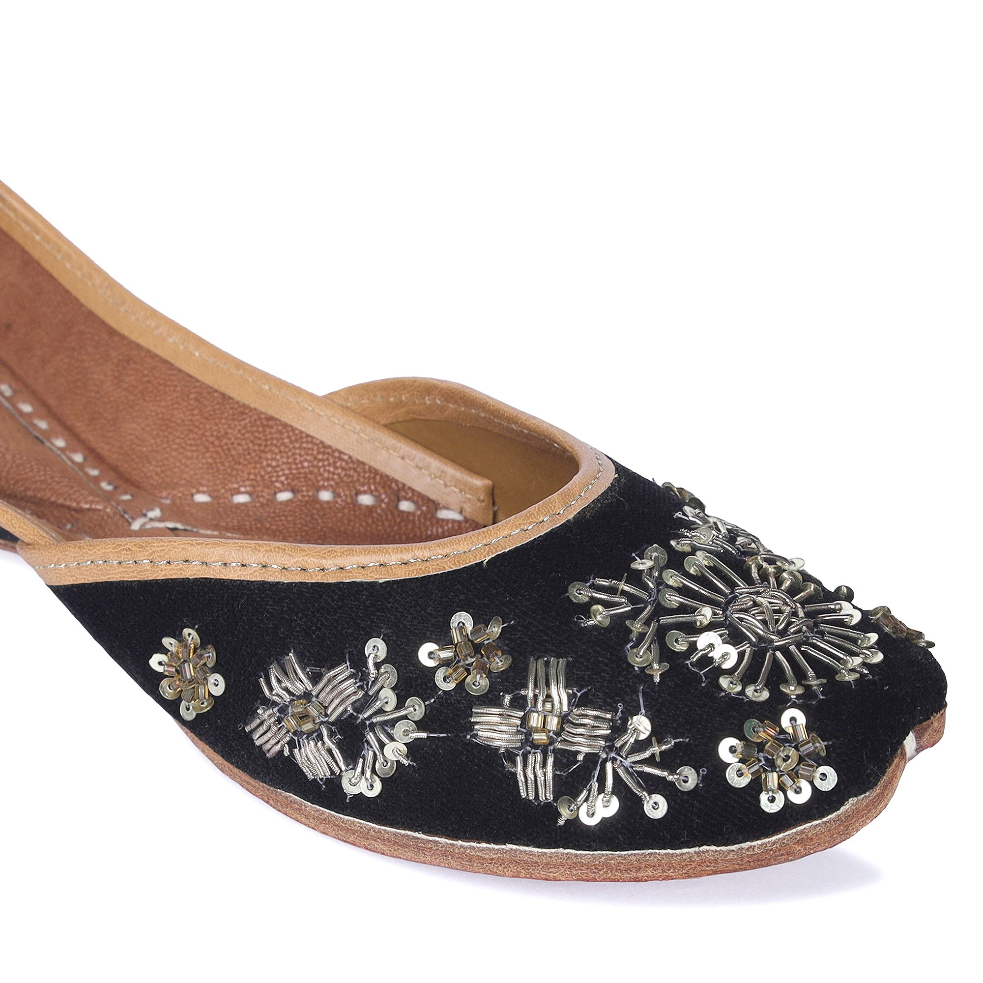 RSK ETHNIC WEAR, Black Color Embroidered Handmade Jutti for Women with Soft Leather and Double Cushion