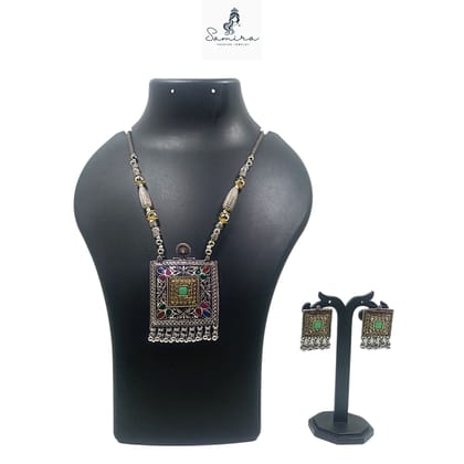 SAMIRA Luxury Handcrafted Necklace Jewellery Set with Ear Rings Oxidized Square Pendant
