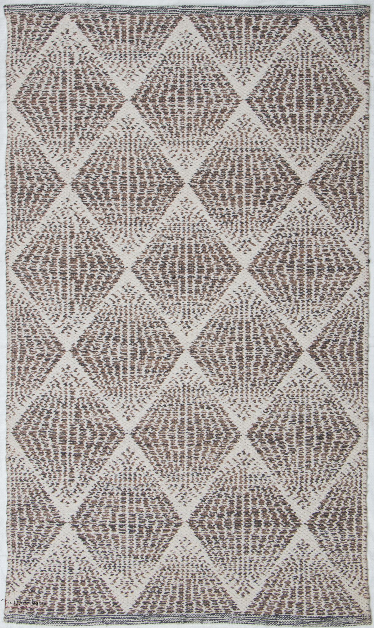 Majd – Perfect Accent Rug for Living Rooms, Bedrooms, Nurseries & Cozy Corners