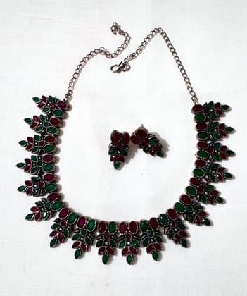 Elegant Green and Pink Stones Jewellery Set Elegant Green and Pink Stones Jewellery Set