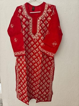 Red Embroidered Kurta - Elegant Floral Design
