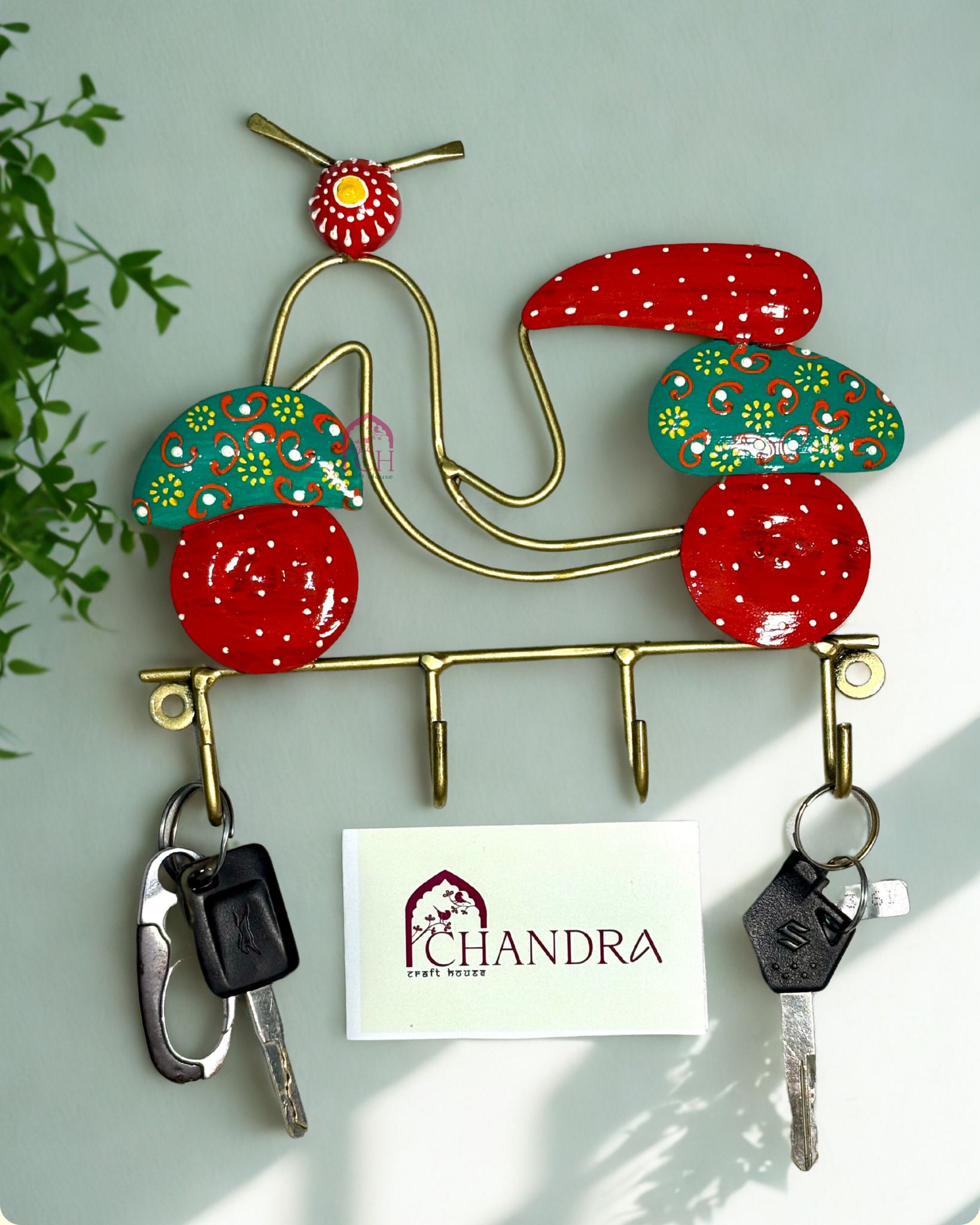 CHANDRA CRAFT STORE Vintage Scooter Key Holder | Handcrafted Wall-Mounted Key Hanger in Classic Scooter Design | Decorative Iron Key Rack for Home, Entryway & Living Room Décor | Pack of 1