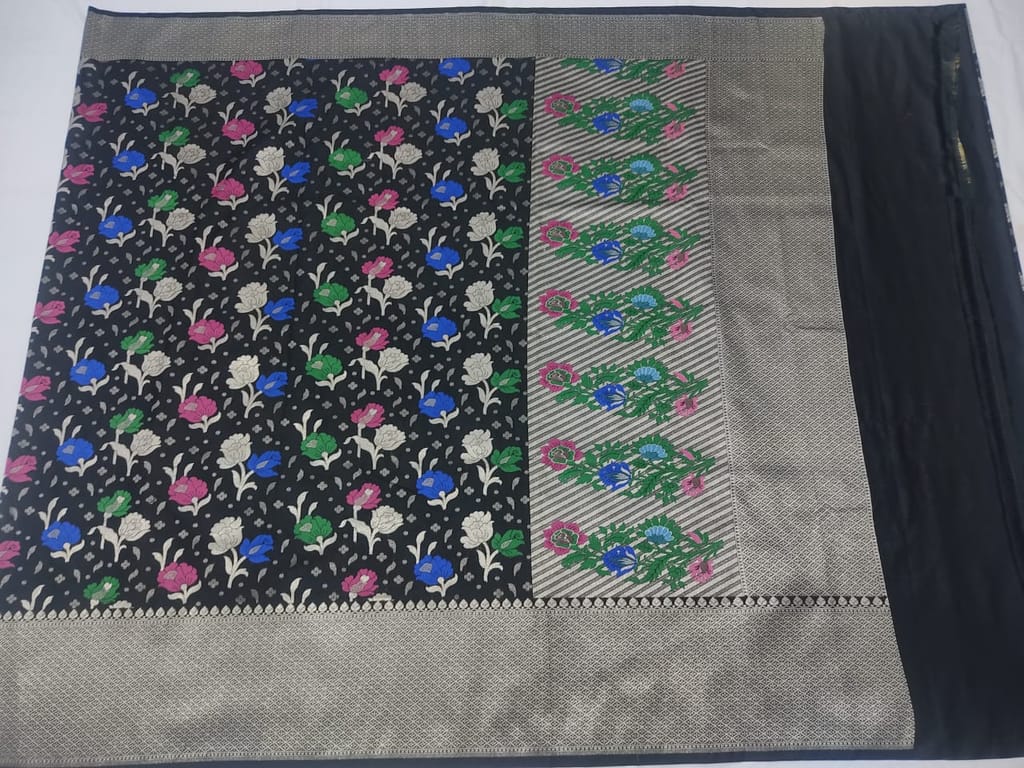Banarasi silk saree with blouse piece - Sarees | Buy online on ZillyBuy