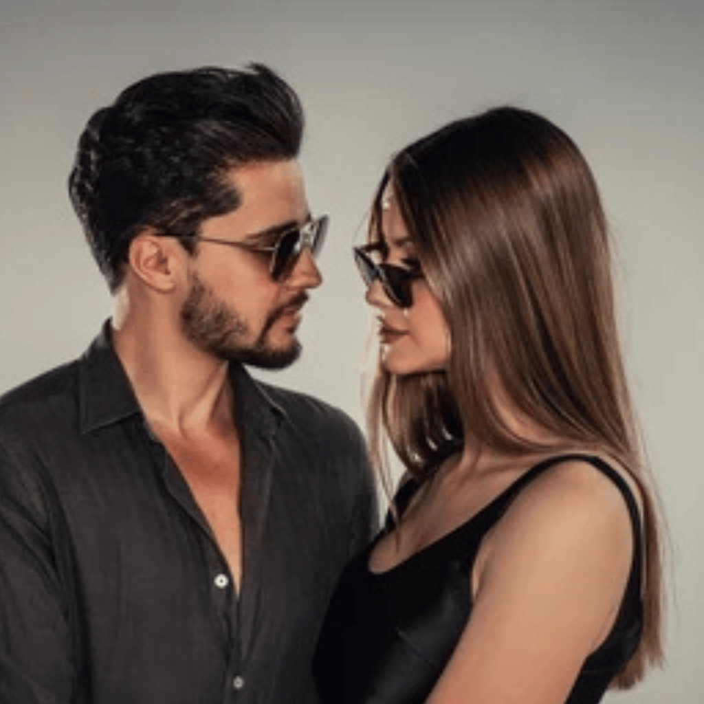 Wektu Classic Aviator Sunglasses with Gold Frame & Black/Green Lenses With Box 1PC