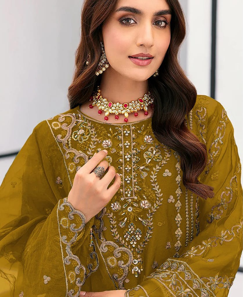 elegant green organza Pakistani suit for women