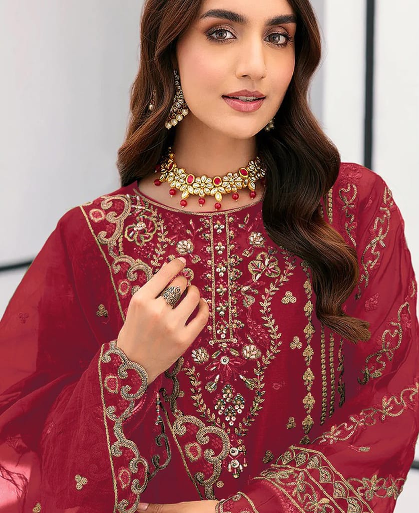 elegant green organza Pakistani suit for women