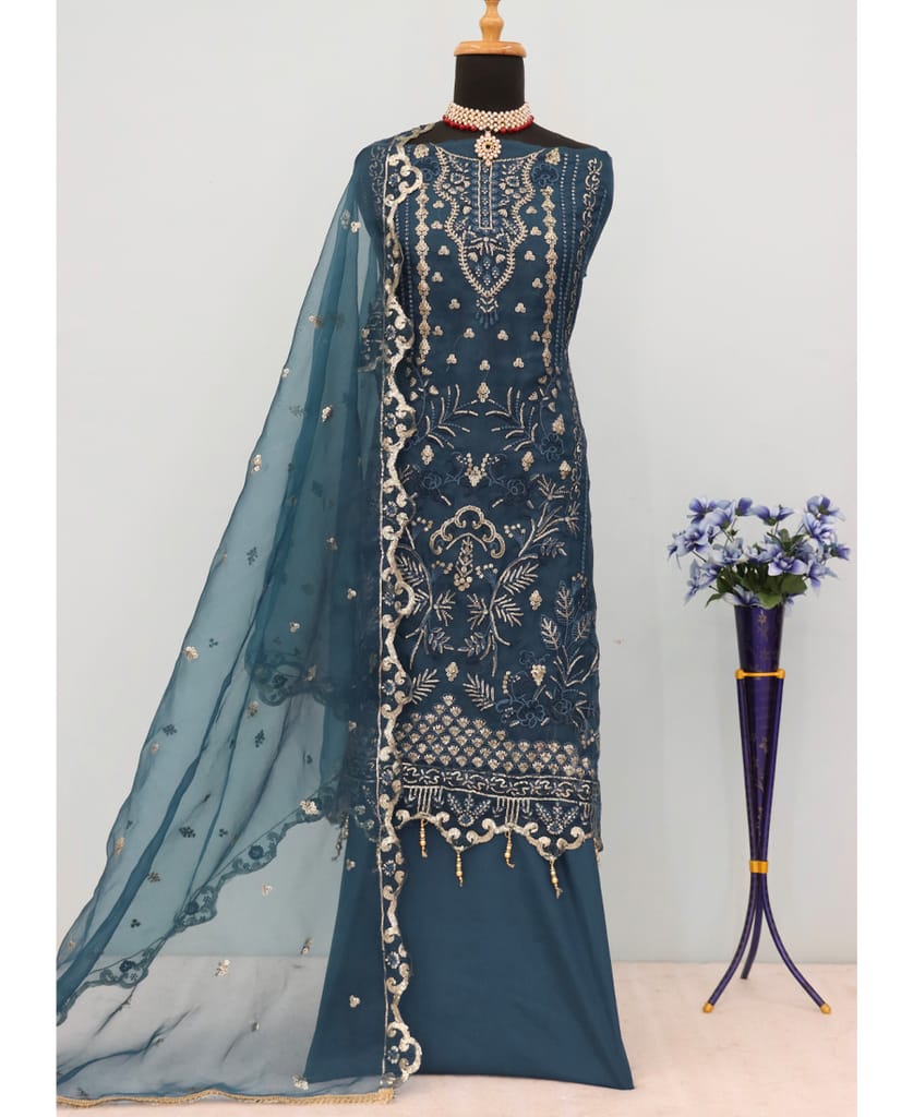 elegant green organza Pakistani suit for women