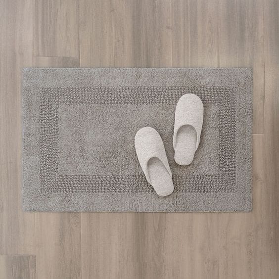 Luxurious Grey Cotton Bath Mat | Soft & Absorbent Non-Slip Bathroom Rug