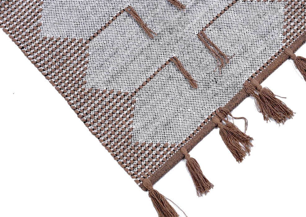 Shree Cotton allows airflow and feels soft underfoot.