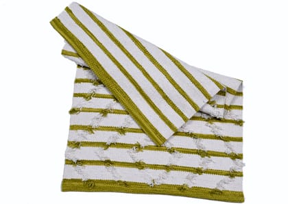 Sura Usually double-sided with identical or complementary patterns.