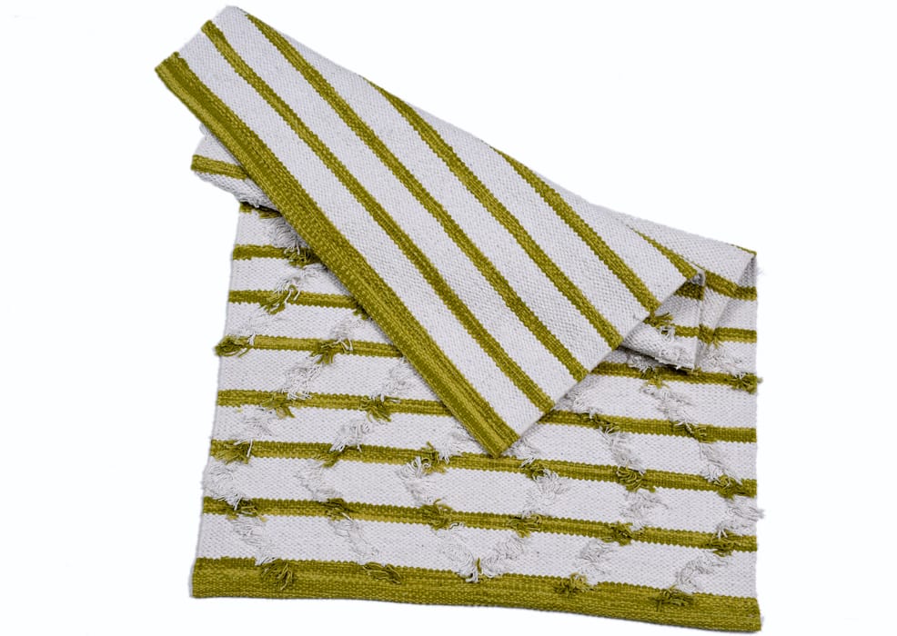 Sura Usually double-sided with identical or complementary patterns.