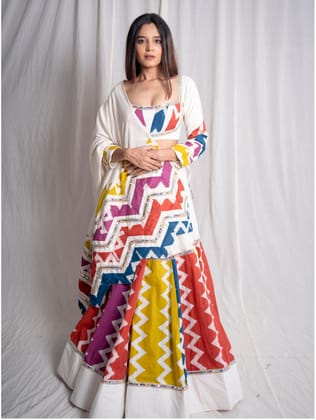 White multicolor Navratri chaniya choli Readymade Indian wedding Festival partywear lehenga choli for women White multicolor Navratri chaniya choli Readymade Indian wedding Festival partywear lehenga choli for women