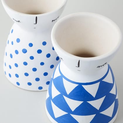 Eyaas Set of 2 Ceramic Flower Vases in White with Blue Dots and Triangle Design