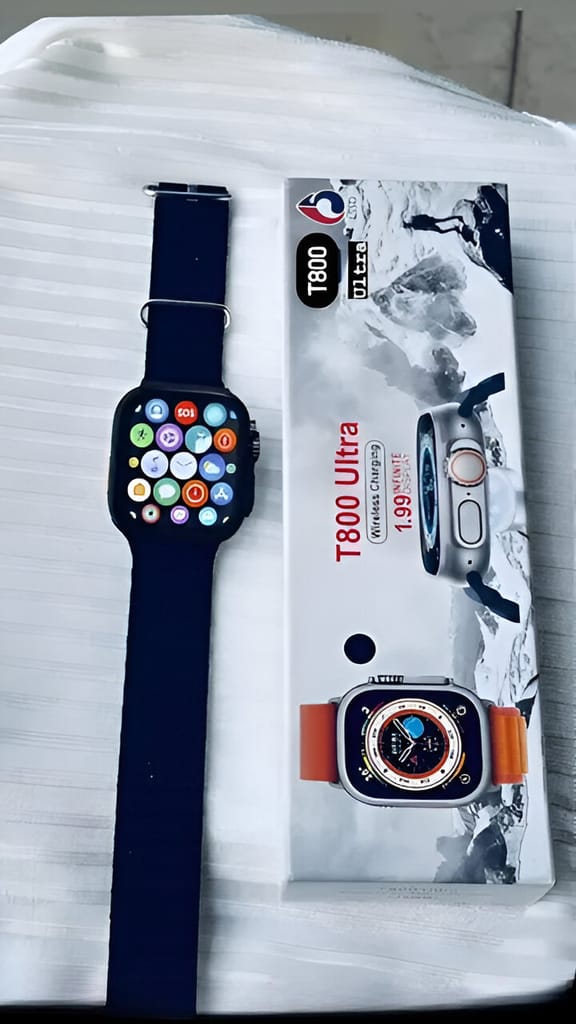 Black Smartwatch with HD Touchscreen & Fitness Tracking