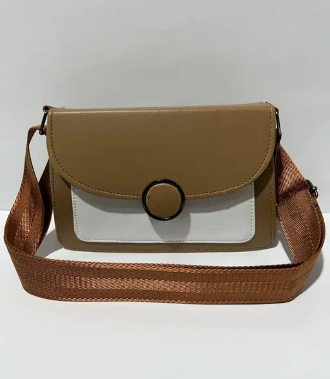 Stylish Tan & White Two-Tone Crossbody Shoulder Bag with Adjustable Strap