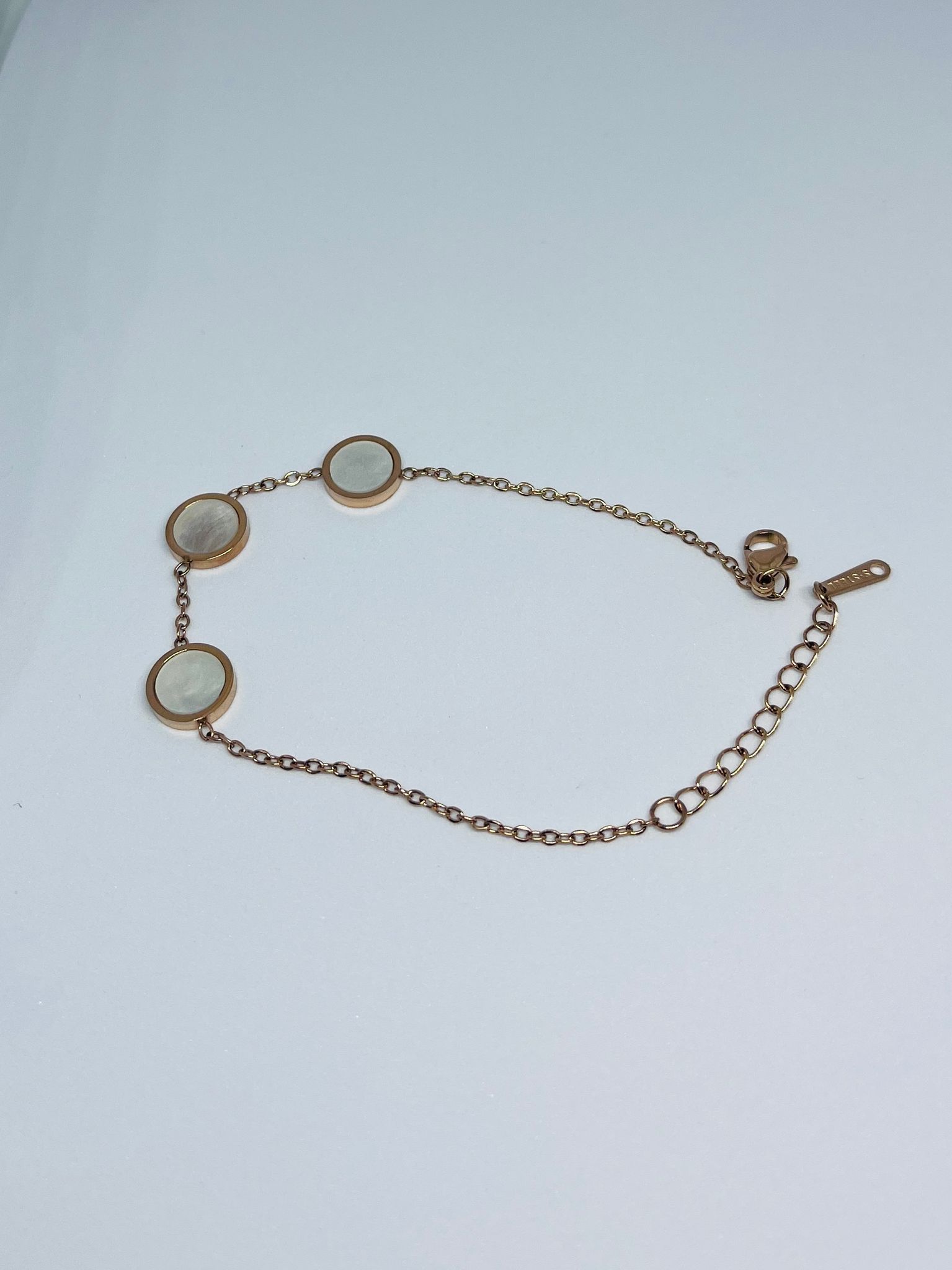 Elegant Rose Gold Plated Bracelet with Mother of Pearl Discs