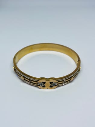 Elegant Gold-Plated Crystal Embellished Interlocking Bangle Bracelet for Women Elegant Gold-Plated Crystal Embellished Interlocking Bangle Bracelet for Women