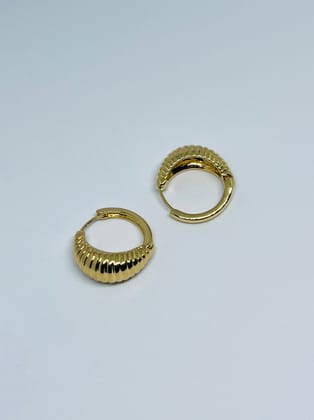Chic Gold Plated Ribbed Hoop Earrings for Women