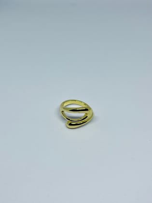 Stylish Gold Plated Irregular Wave Design Finger Ring