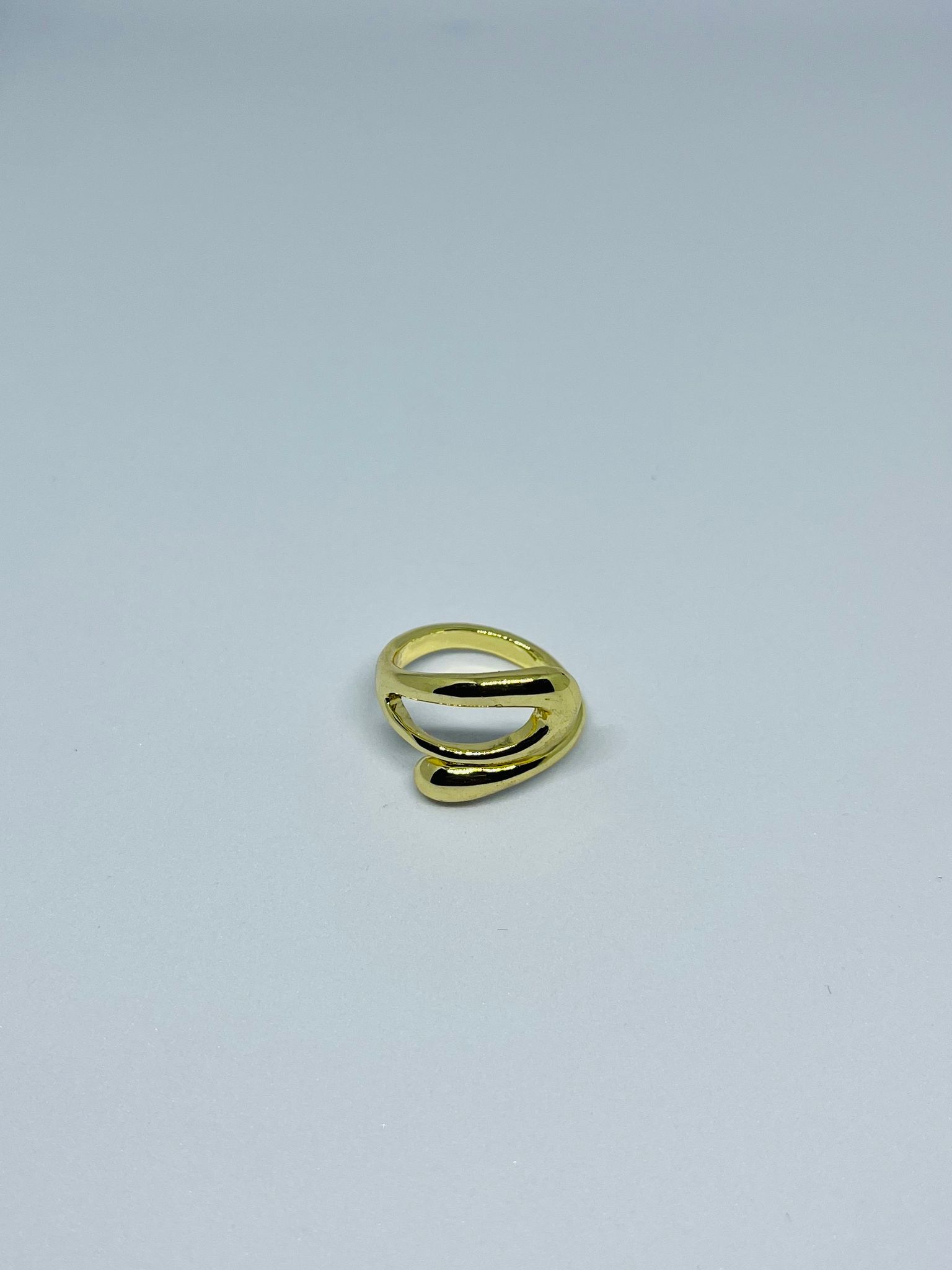 Stylish Gold Plated Irregular Wave Design Finger Ring