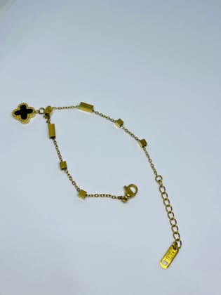 Gold-Plated Clover Charm & Rectangular Bead Chain Bracelet