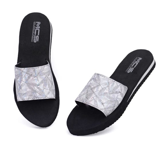 Women-Slippers & Flip Flops
