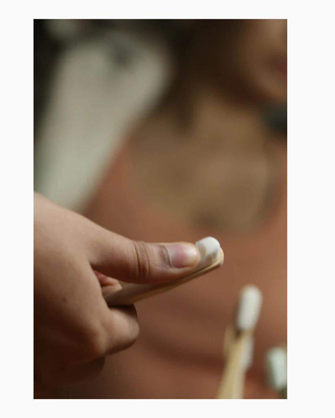 Round bamboo tooothbrush