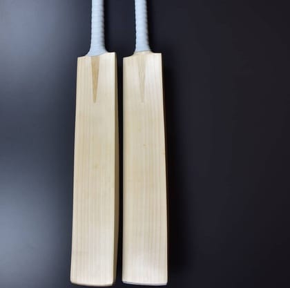 VR3 INTERNATIONAL | VR3 English Willow Cricket Bat