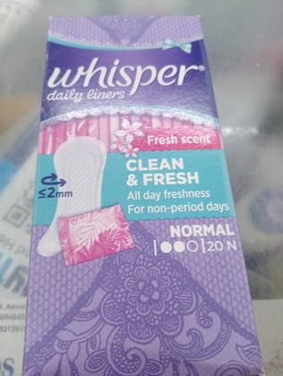 Whisper daily liner 